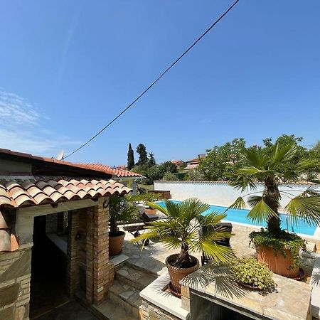 Holiday Home Bukovac Пула Экстерьер фото