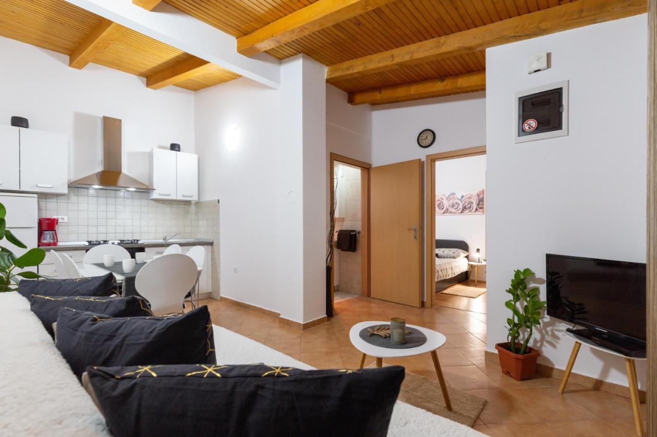 Holiday Home Bukovac Пула Экстерьер фото