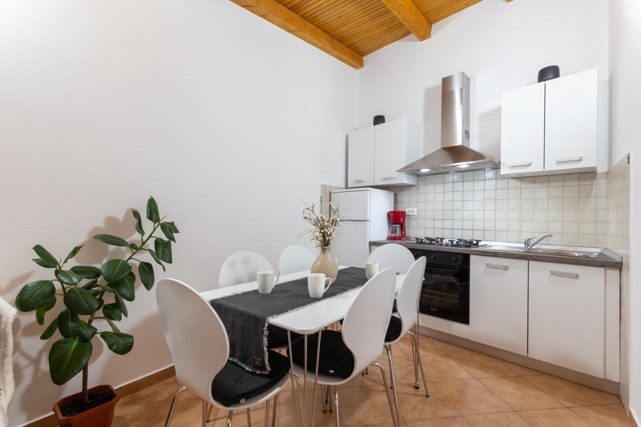 Holiday Home Bukovac Пула Экстерьер фото